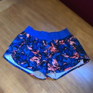 LuLuLemon Athletica Size 6 Athletic Exercise Shorts Running Walking Jogging